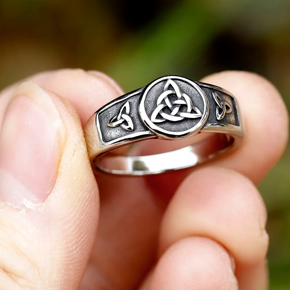 Triquetra Ring