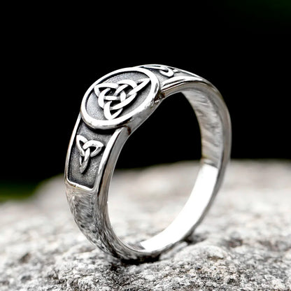 Triquetra Ring